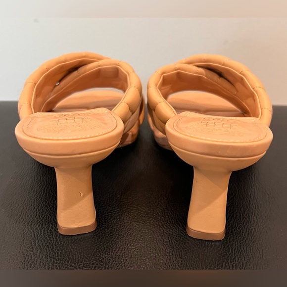 Vince Camuto Garrien Sandal - Picture 2 of 9